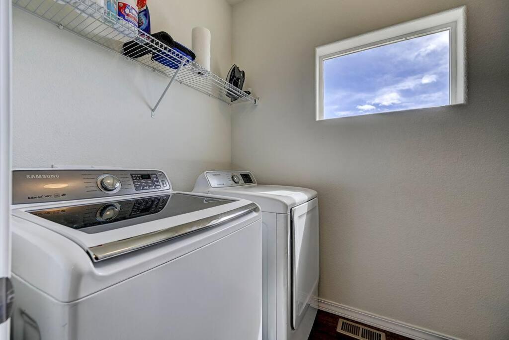Modern Luxury, Pet-friendly With Yard And King Bed *