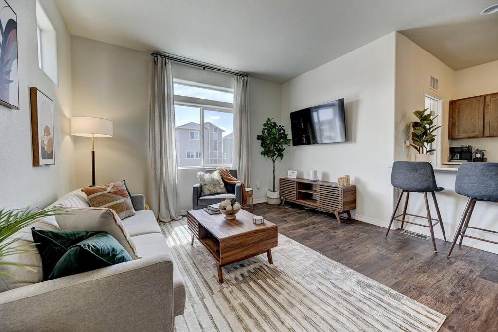 Modern Luxury, Pet-friendly With Yard And King Bed * Colorado Springs