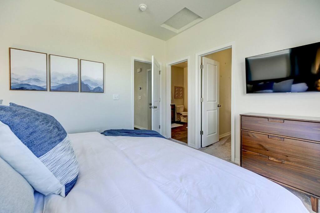 Apartment Modern Luxury, Pet-friendly With Yard And King Bed Colorado Springs