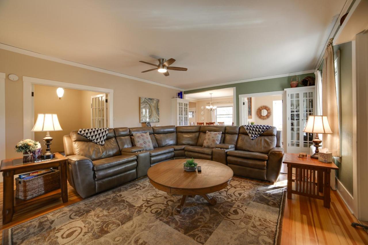 Inviting House With Spacious Deck! Holiday home