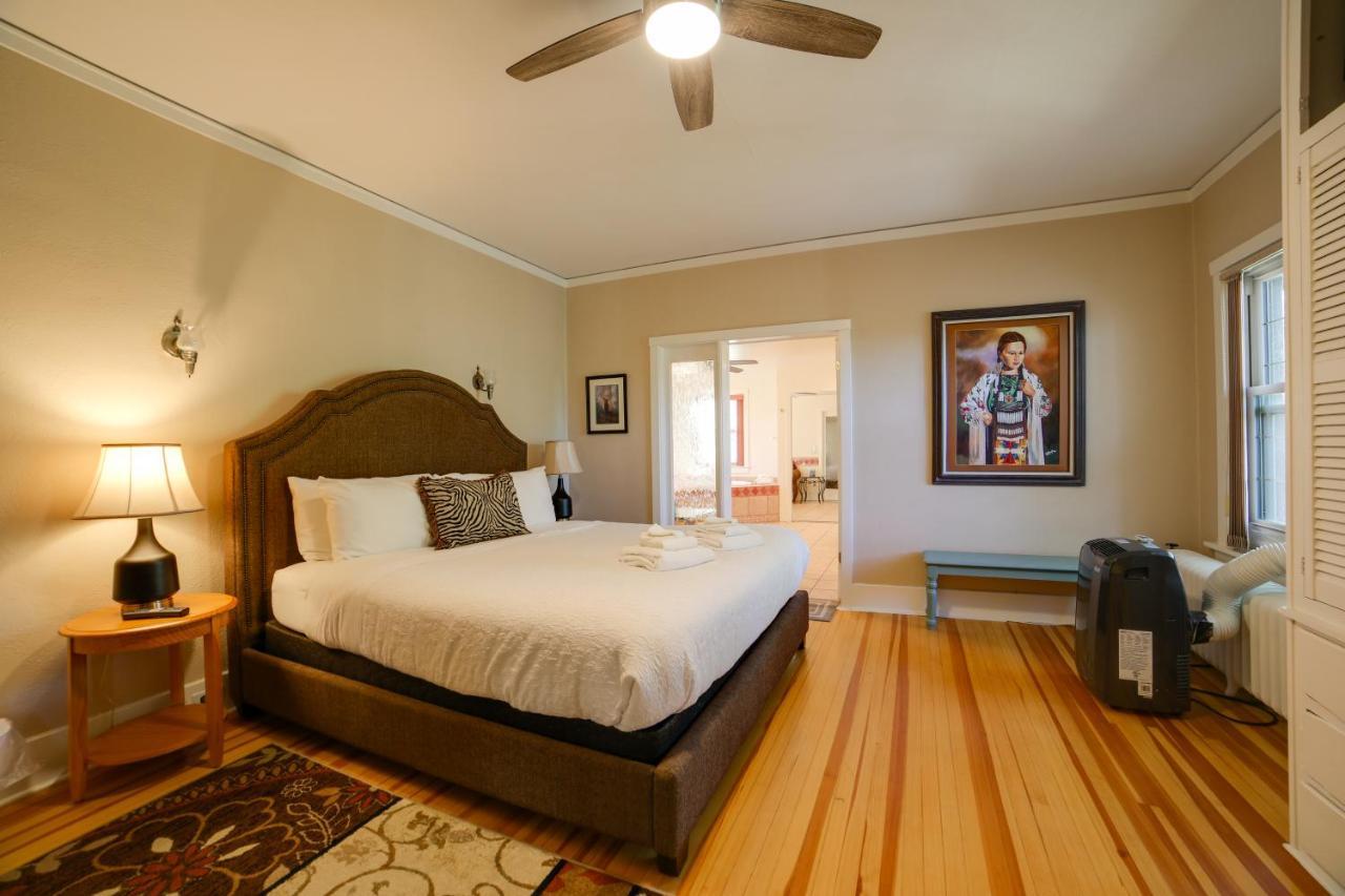 Inviting House With Spacious Deck! Holiday home Colorado Springs