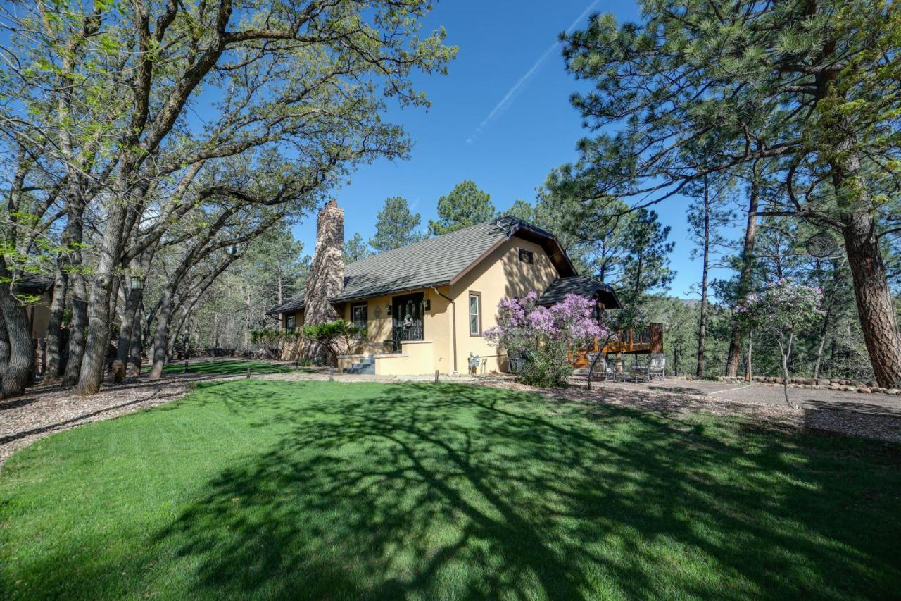 Inviting House With Spacious Deck! Colorado Springs