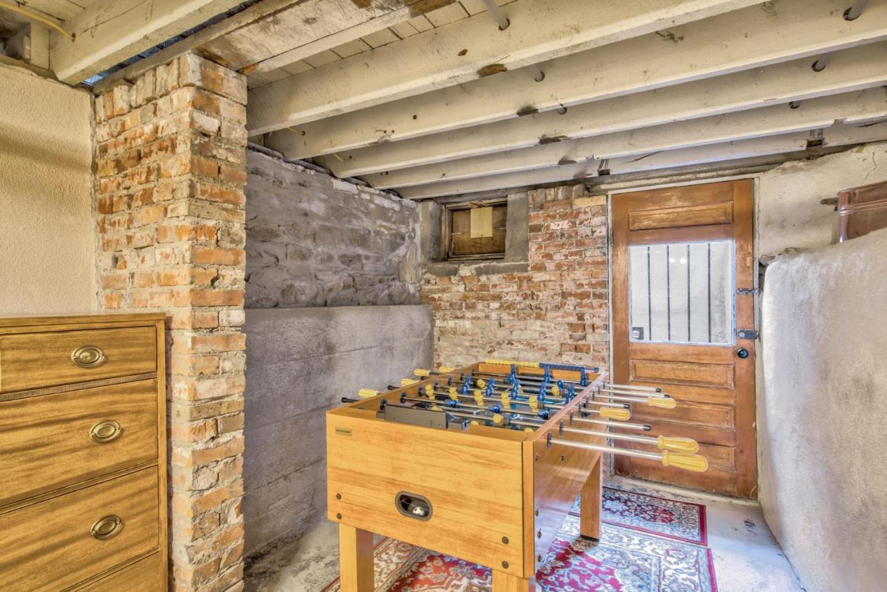 Victorian Charm With Hot Tub & Fire Pit Downtown Holiday home