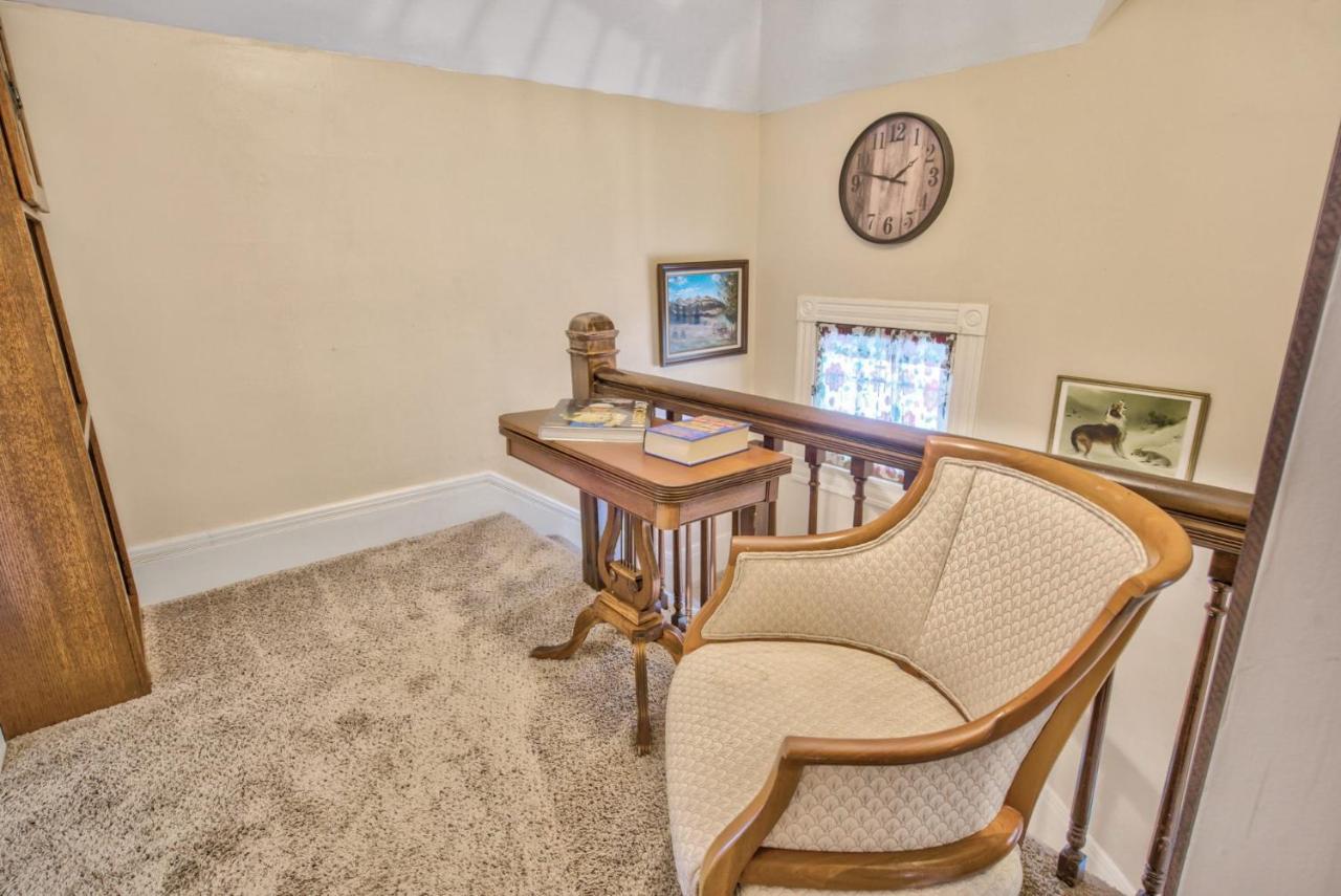 Holiday home Victorian Charm With Hot Tub & Fire Pit Downtown