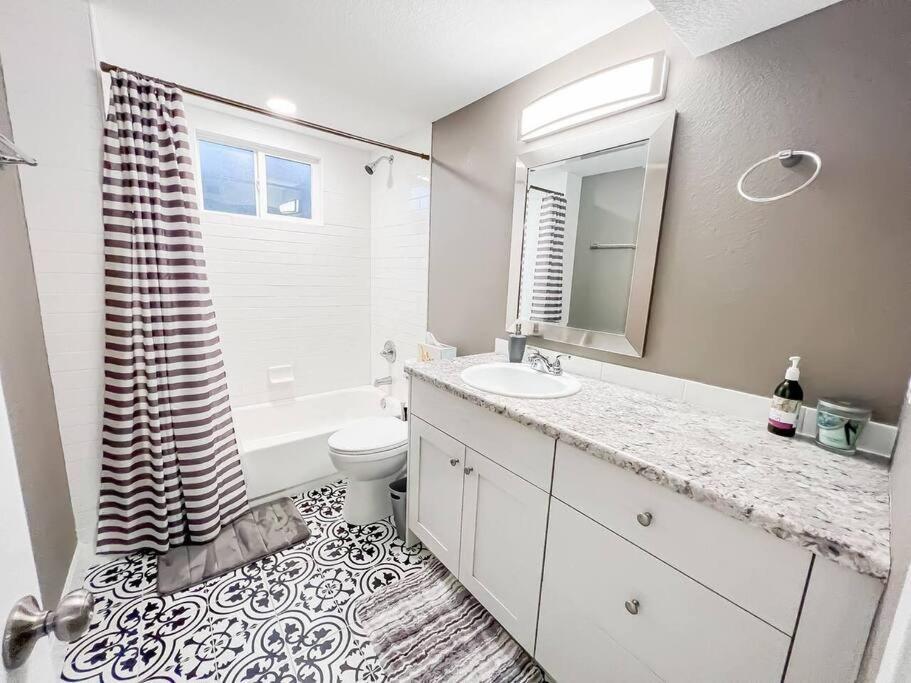 Pet Friendly Close To Downtown *