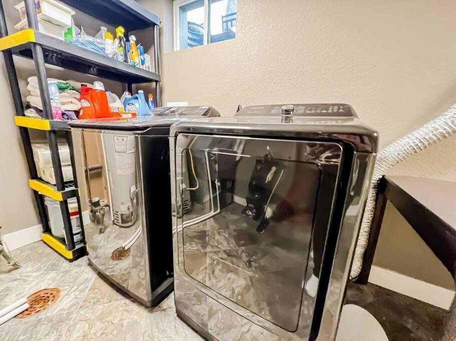 Villa Pet Friendly Close To Downtown Colorado Springs