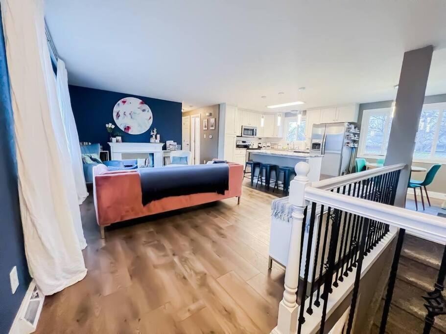 Pet Friendly Close To Downtown *