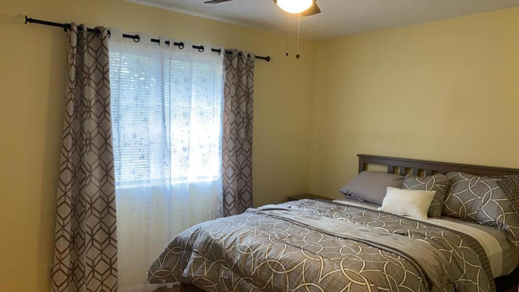 Lovely 2 Bedroom In The Heart Of Apartment Colorado Springs