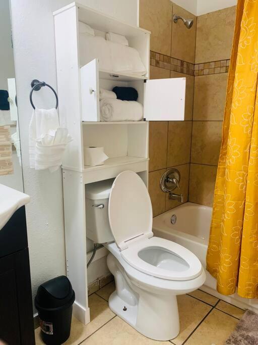 The Sunset 2-bedroom Near Cos Airport Apartment Colorado Springs