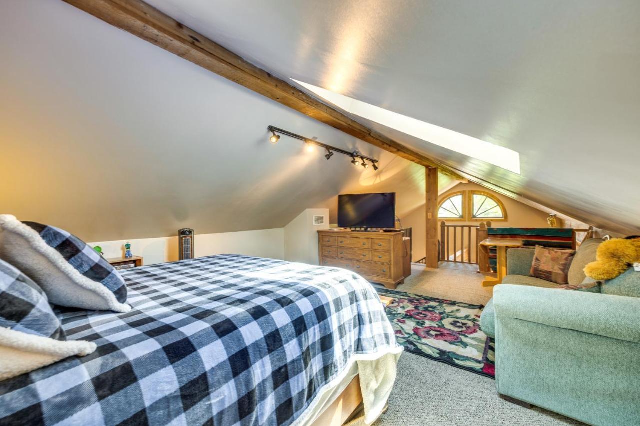 Historic With Yard In Downtown Holiday home
