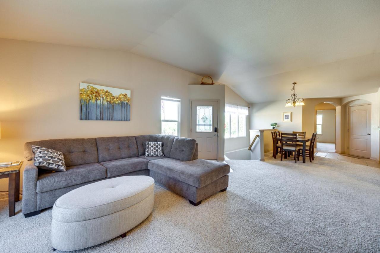 Townhome With Game And Grill! Holiday home