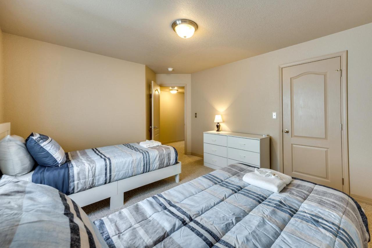 Holiday home Townhome With Game And Grill!