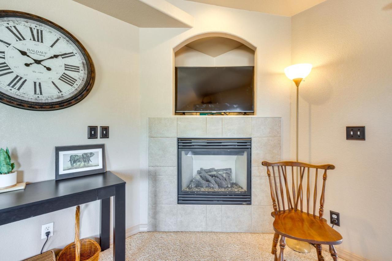 Holiday home Townhome With Game And Grill!
