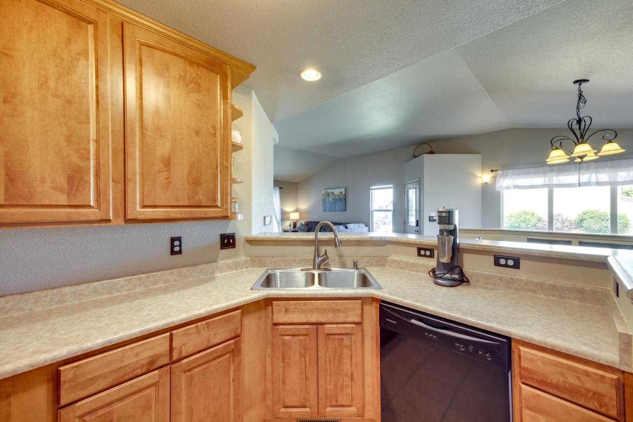 Townhome With Game And Grill! *