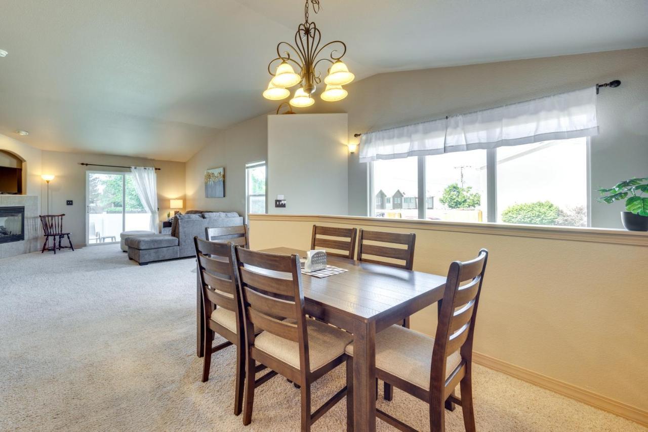 Townhome With Game And Grill! Holiday home