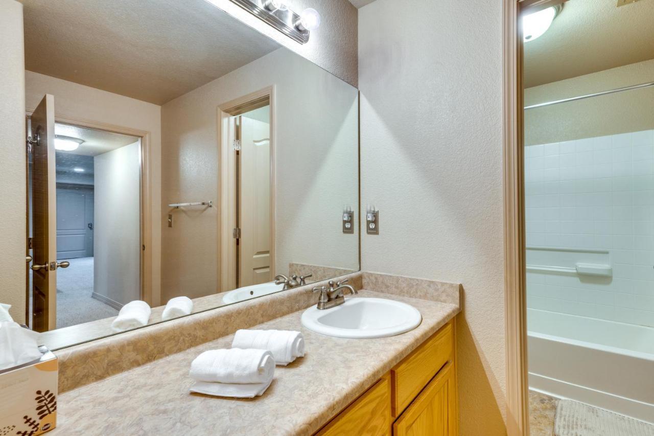 Townhome With Game And Grill! Holiday home *