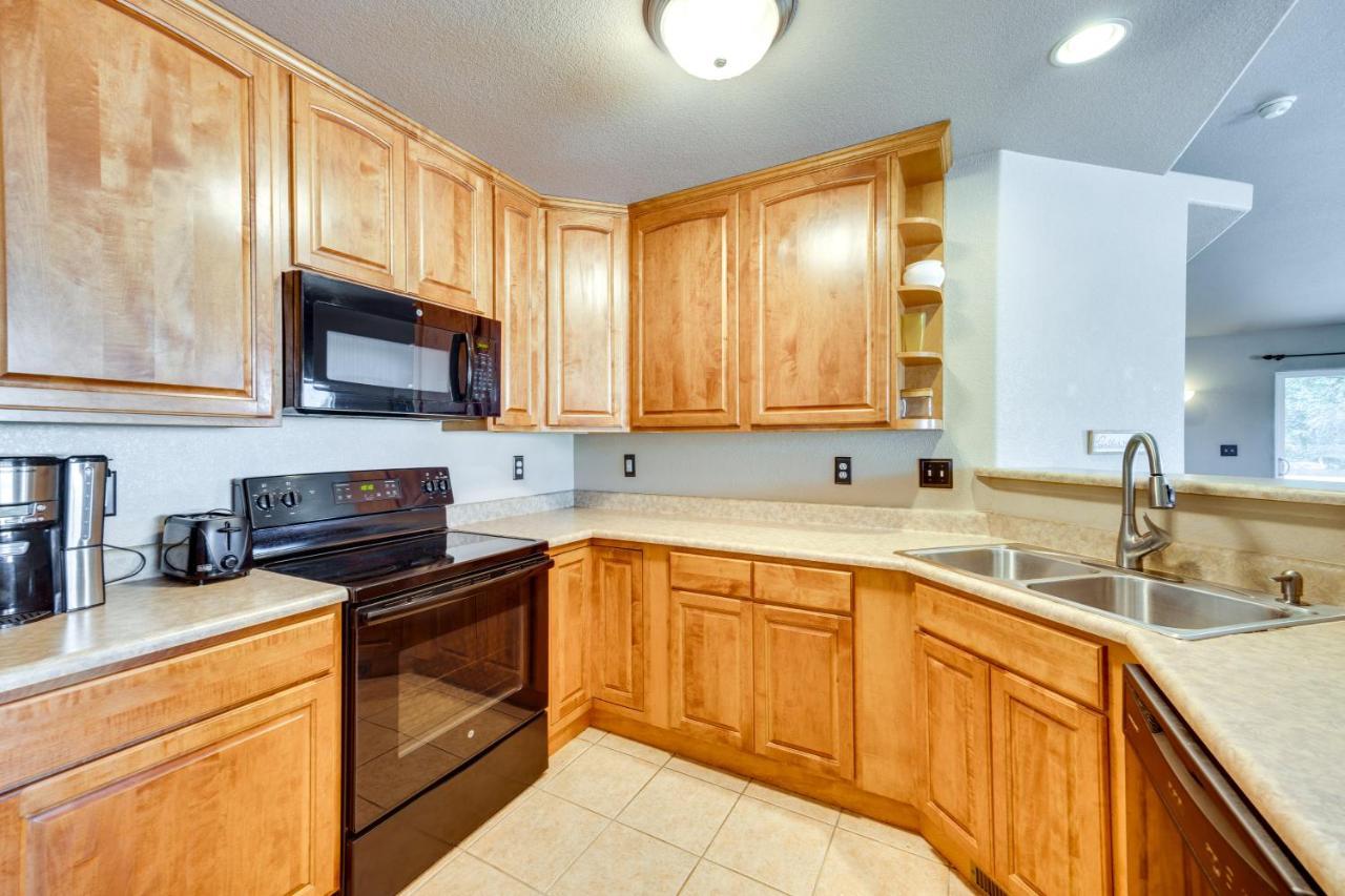 Holiday home Townhome With Game And Grill! *