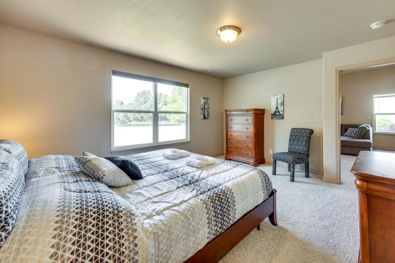 Townhome With Game And Grill! Holiday home
