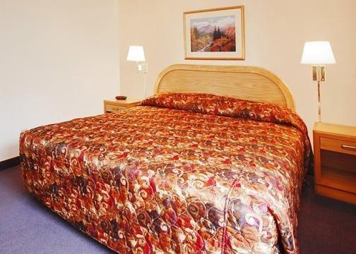 Rodeway & Hotel 2*