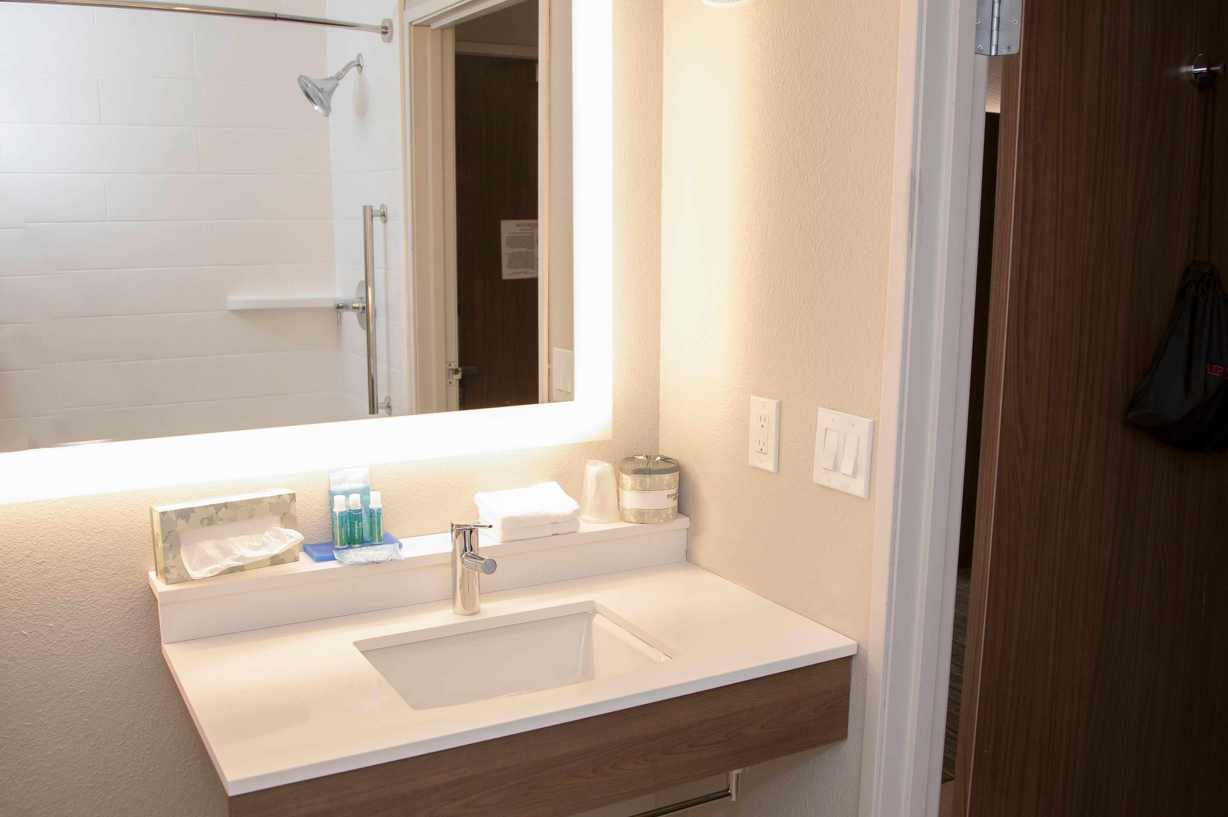 Hotel Express & North By Ihg 2*