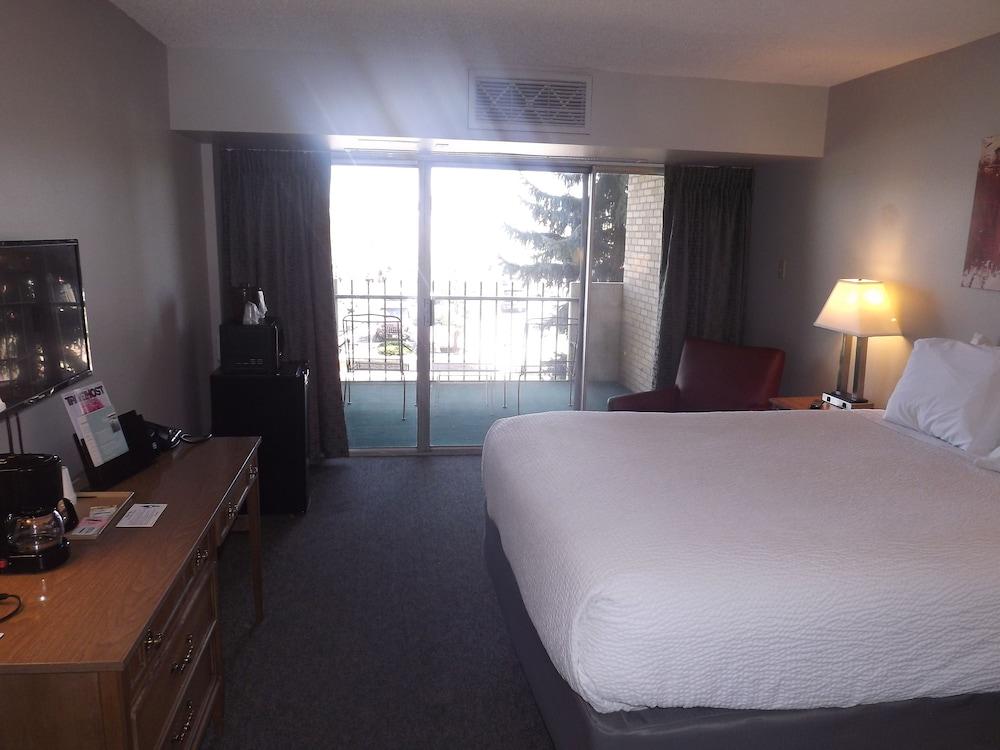 Hotel Satellite Colorado Springs
