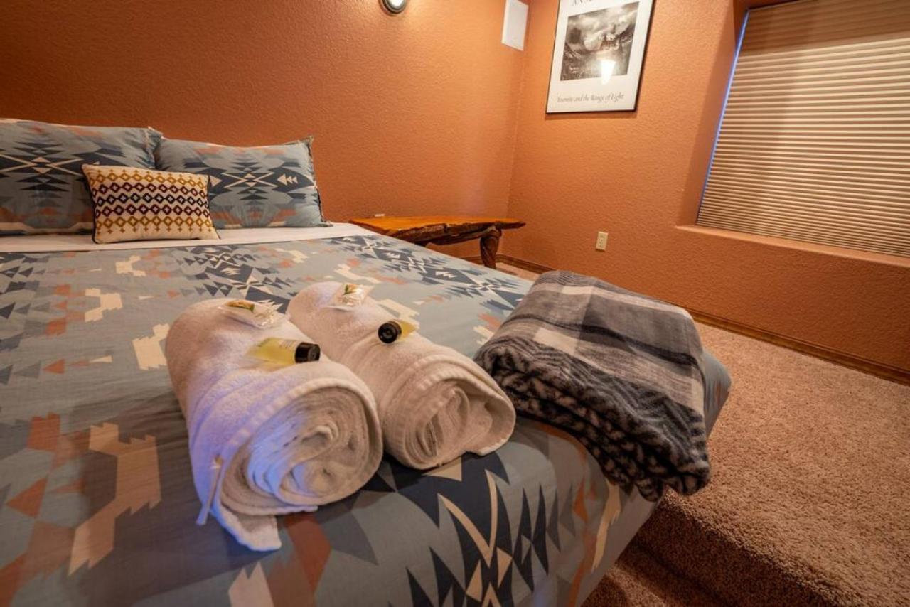 Bear Creek - - Fire Table - 3min To Trails Holiday home