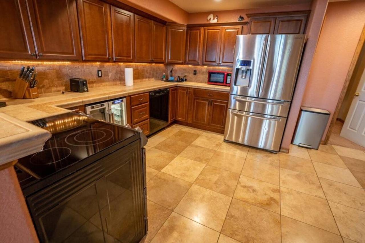Bear Creek - - Fire Table - 3min To Trails Holiday home *