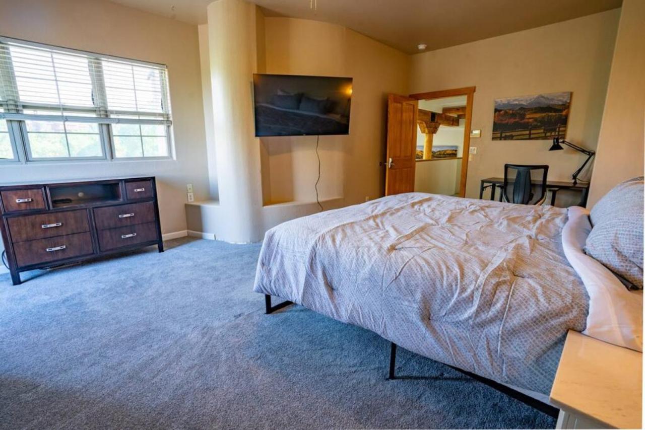 Serenity Skyline Holiday home Colorado Springs
