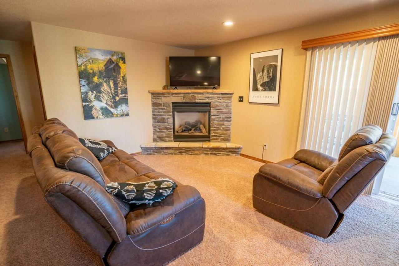 Bear Creek - - Fire Table - 3min To Trails Holiday home