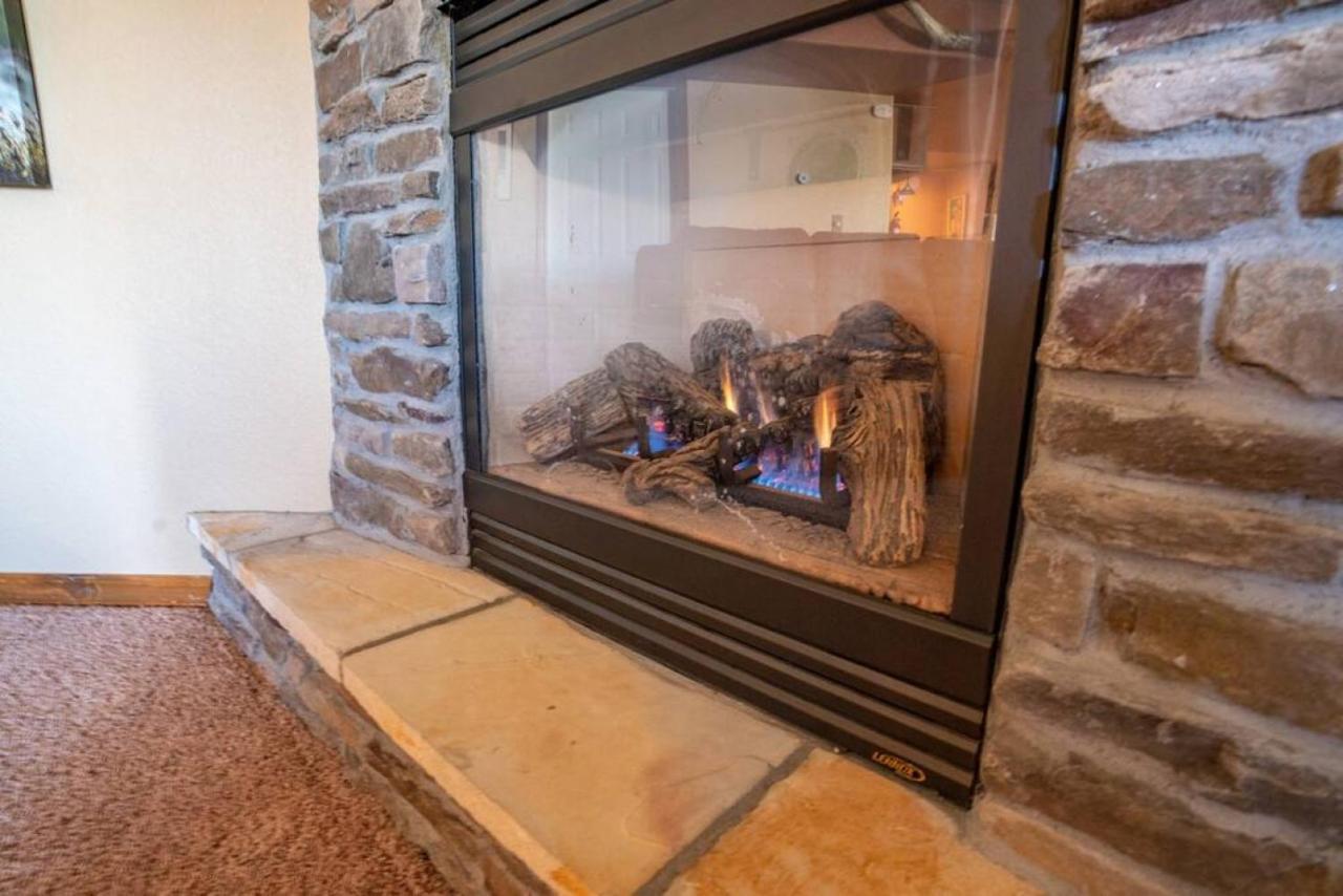 Bear Creek - - Fire Table - 3min To Trails Holiday home Colorado Springs