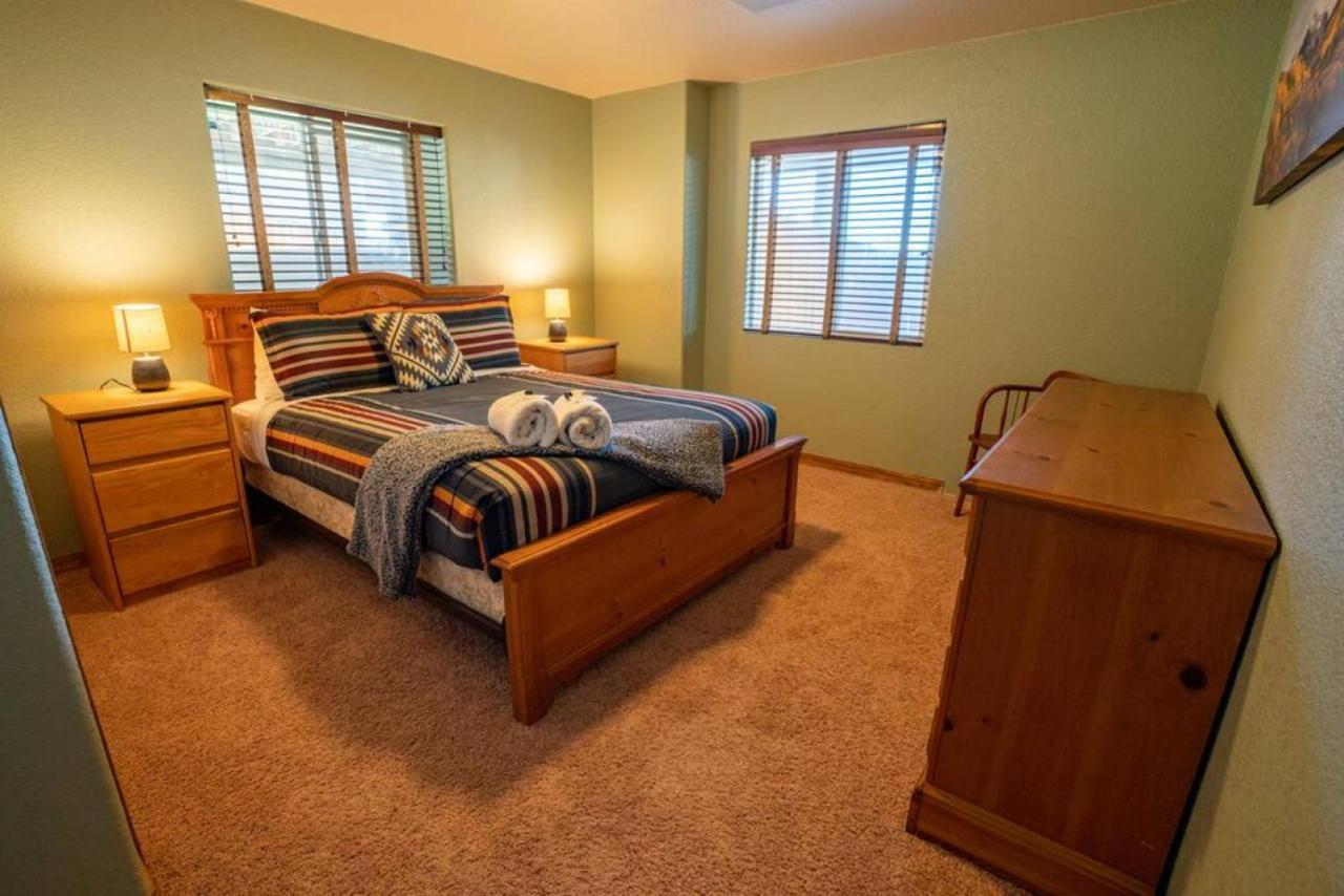 Bear Creek - - Fire Table - 3min To Trails Holiday home Colorado Springs