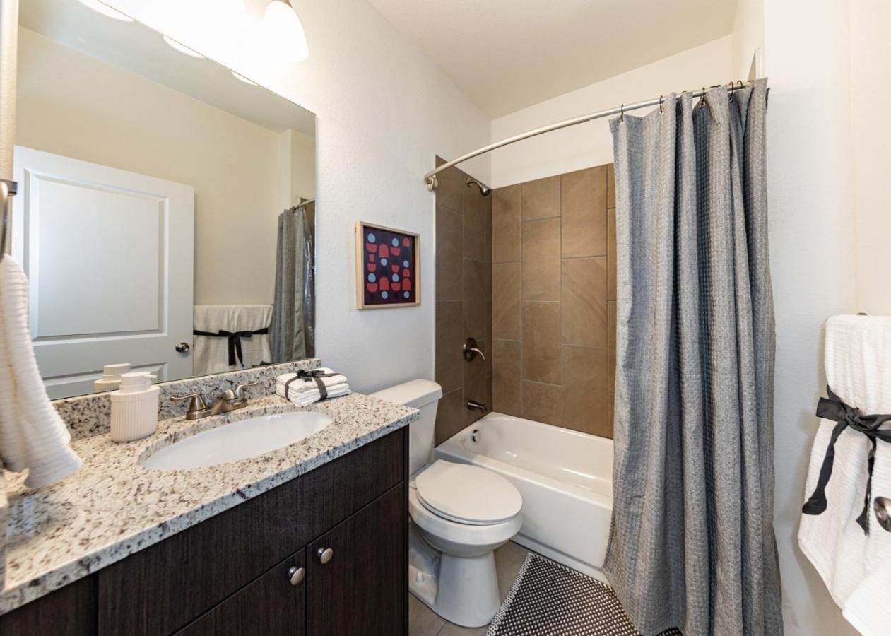 2 Bedroom Fully Furnished Luxury 304 Apartment *