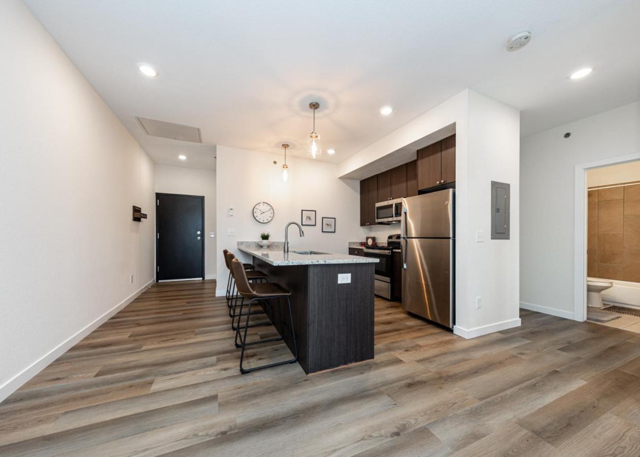 2 Bedroom Fully Furnished Luxury 304 Apartment Colorado Springs