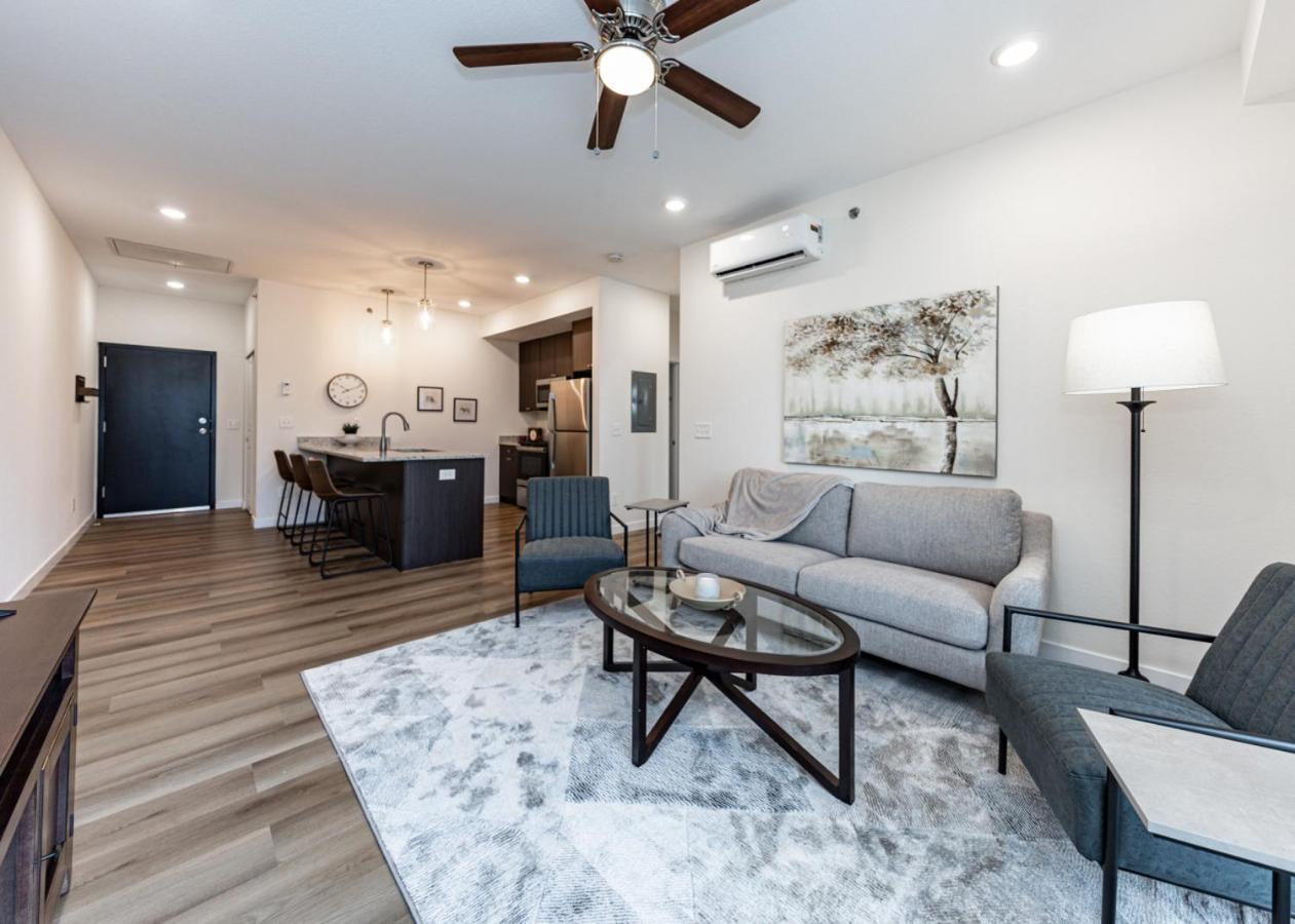 2 Bedroom Fully Furnished Luxury 304 Apartment *