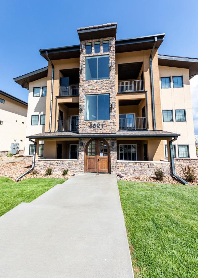 2 Bedroom Fully Furnished Luxury 304 Apartment Colorado Springs