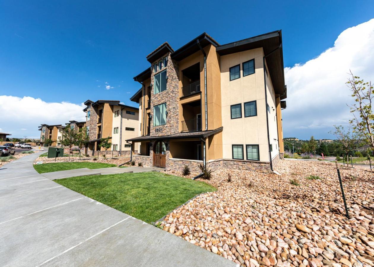 2 Bedroom Fully Furnished Luxury 304 * Colorado Springs