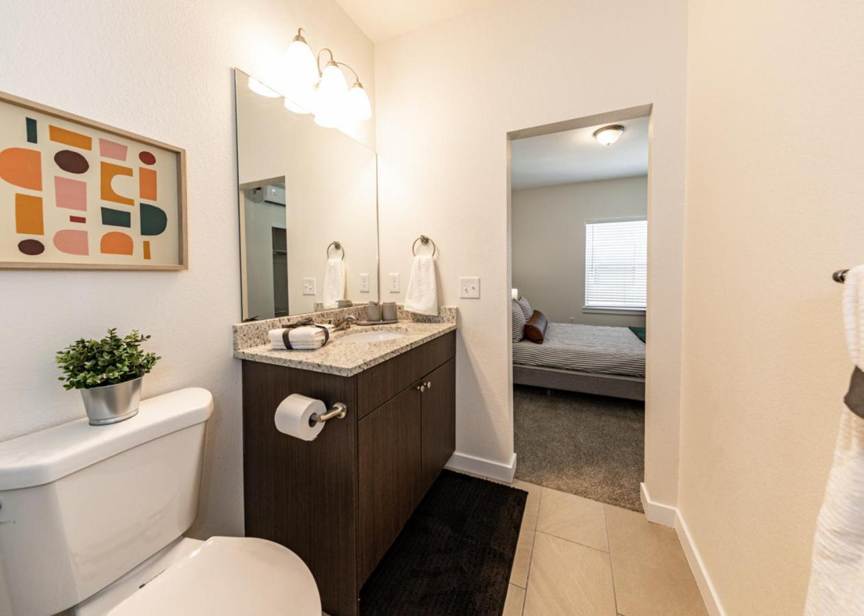 Apartment 2 Bedroom Fully Furnished Luxury 304 *
