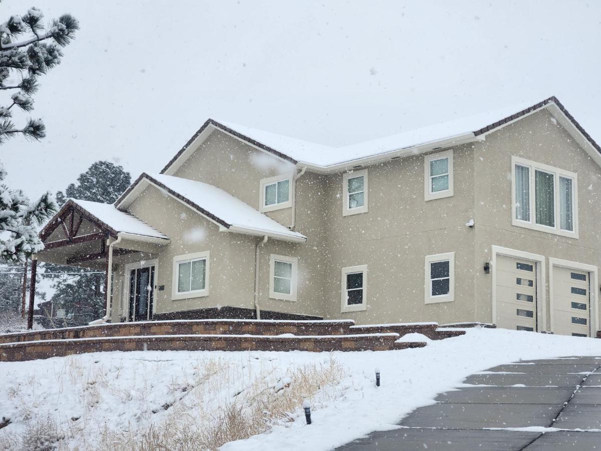 Loving Away From Home, 6 Bedrooms, 8 Beds Apartment *