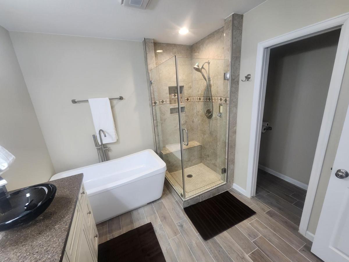 Loving Away From Home, 6 Bedrooms, 8 Beds Colorado Springs