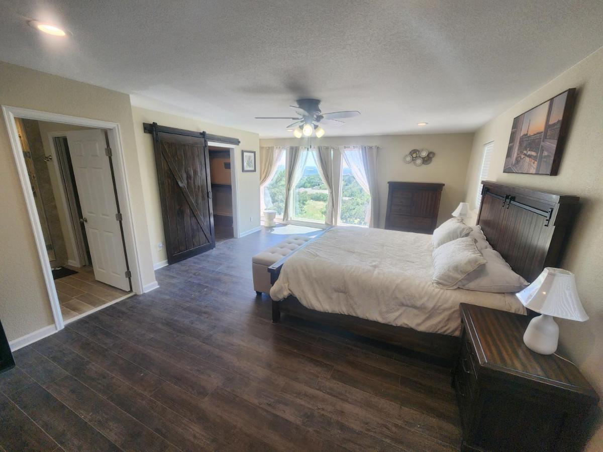 Loving Away From Home, 6 Bedrooms, 8 Beds * Colorado Springs