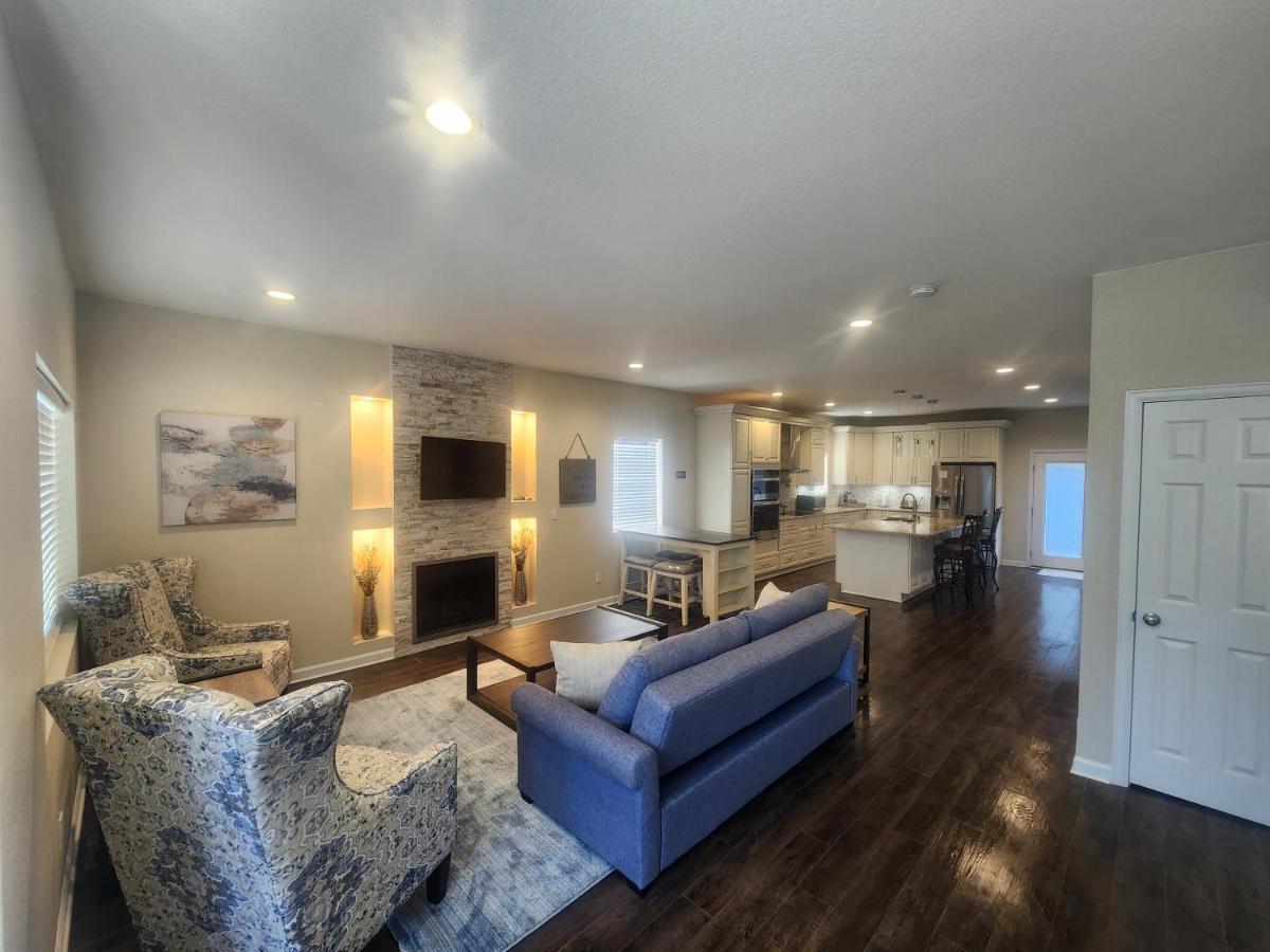 Loving Away From Home, 6 Bedrooms, 8 Beds Colorado Springs