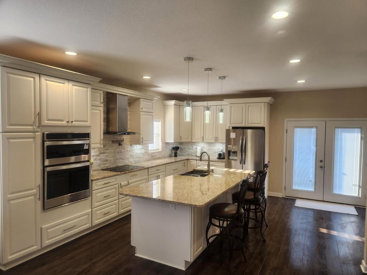 Loving Away From Home, 6 Bedrooms, 8 Beds *