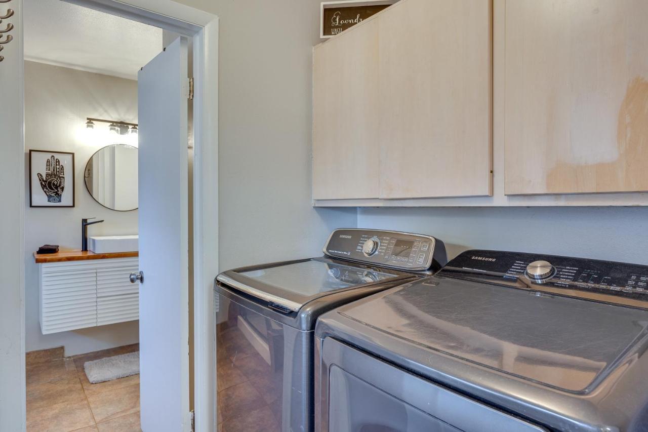 Holiday home With Patio 3 Mi To Downtown!