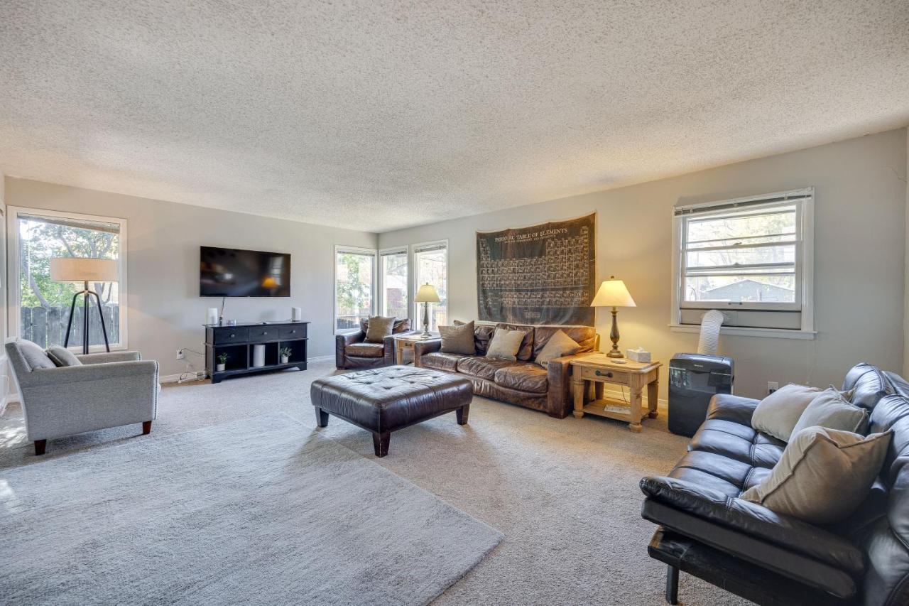 With Patio 3 Mi To Downtown! * Colorado Springs