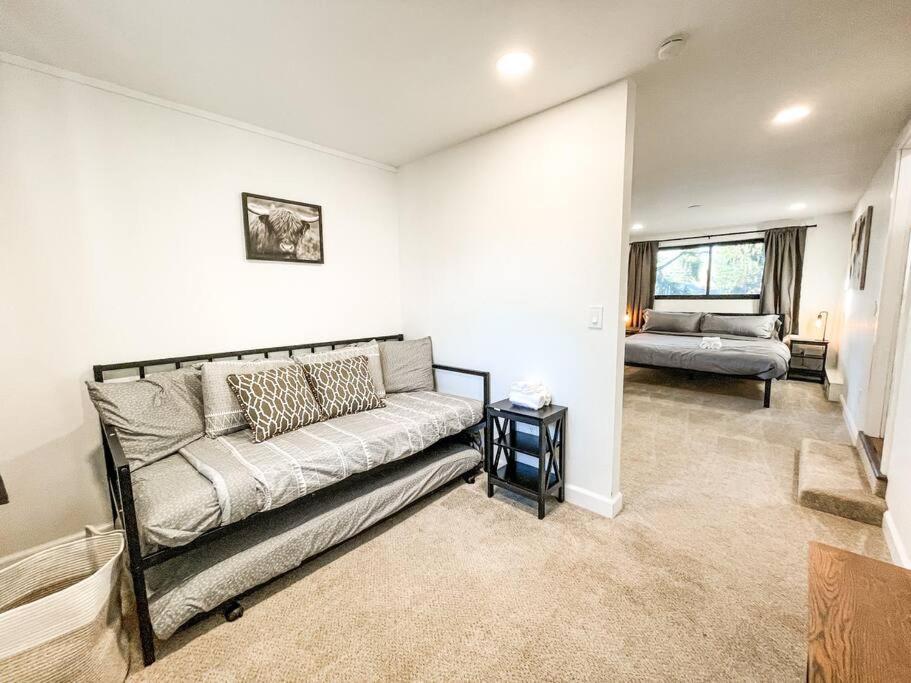 Peaceful Getaway / Heart Of Cos/mins To Downtown Holiday home