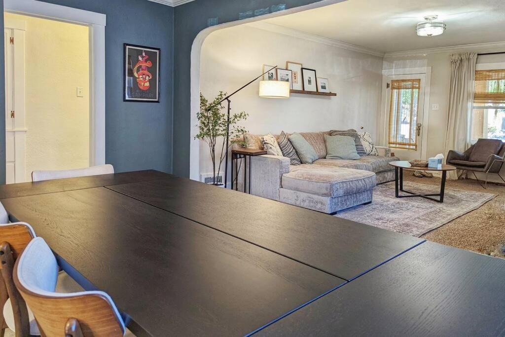 ❀beautiful Bungalow❀ Near Heart Of Downtown Cos Holiday home