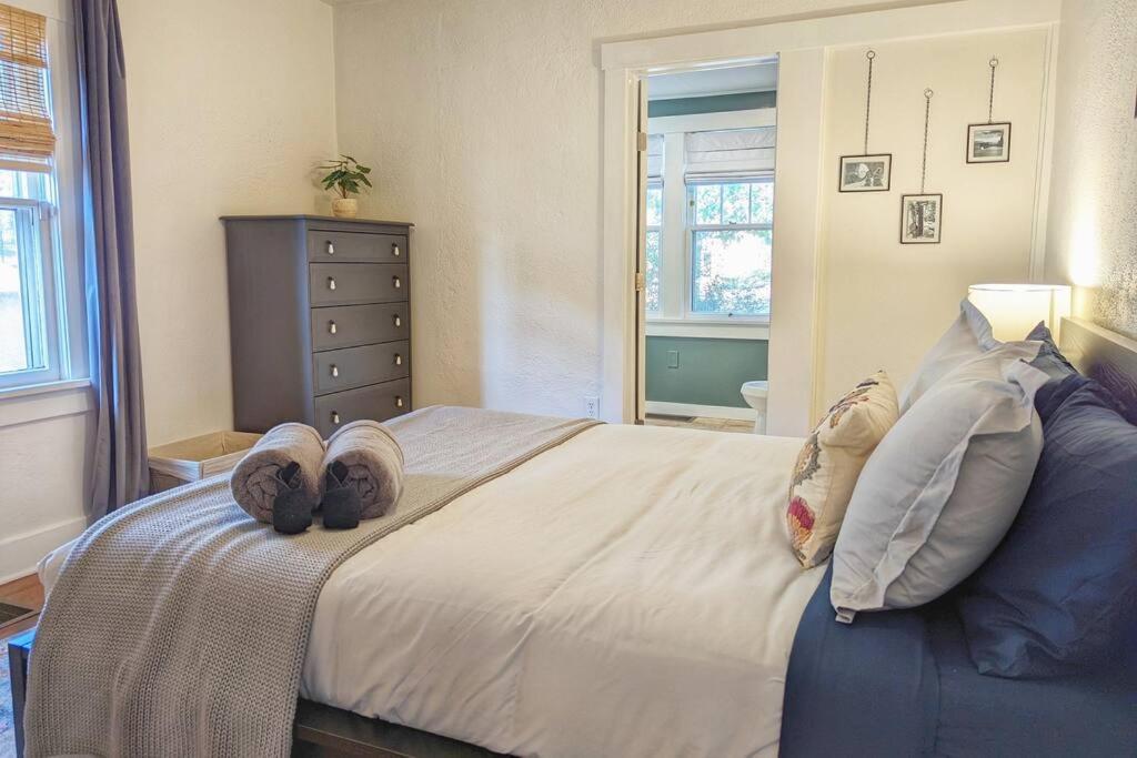 ❀beautiful Bungalow❀ Near Heart Of Downtown Cos