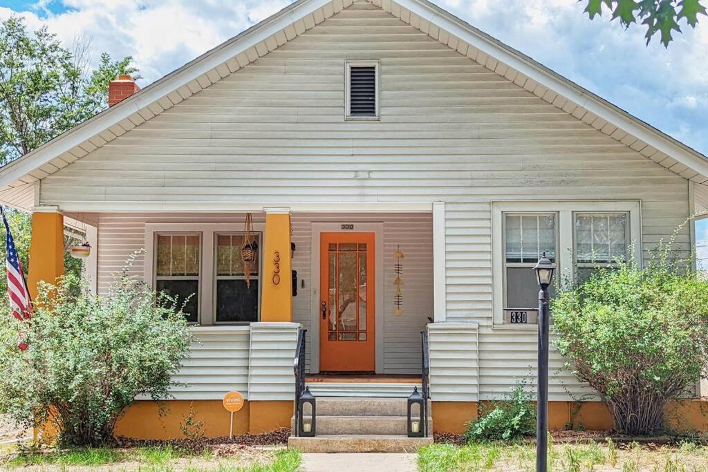 ❀beautiful Bungalow❀ Near Heart Of Downtown Cos Holiday home