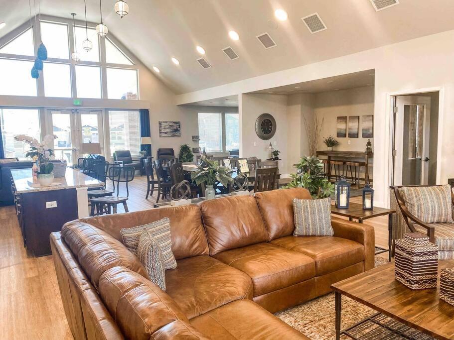 Stylish New Close To Downtown *