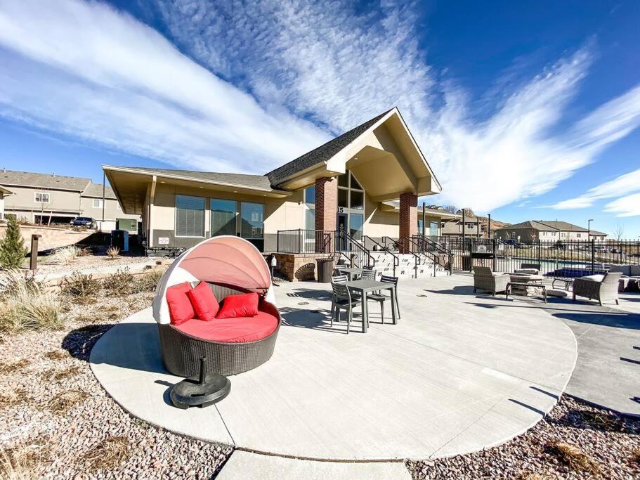 Stylish New Close To Downtown Holiday home *